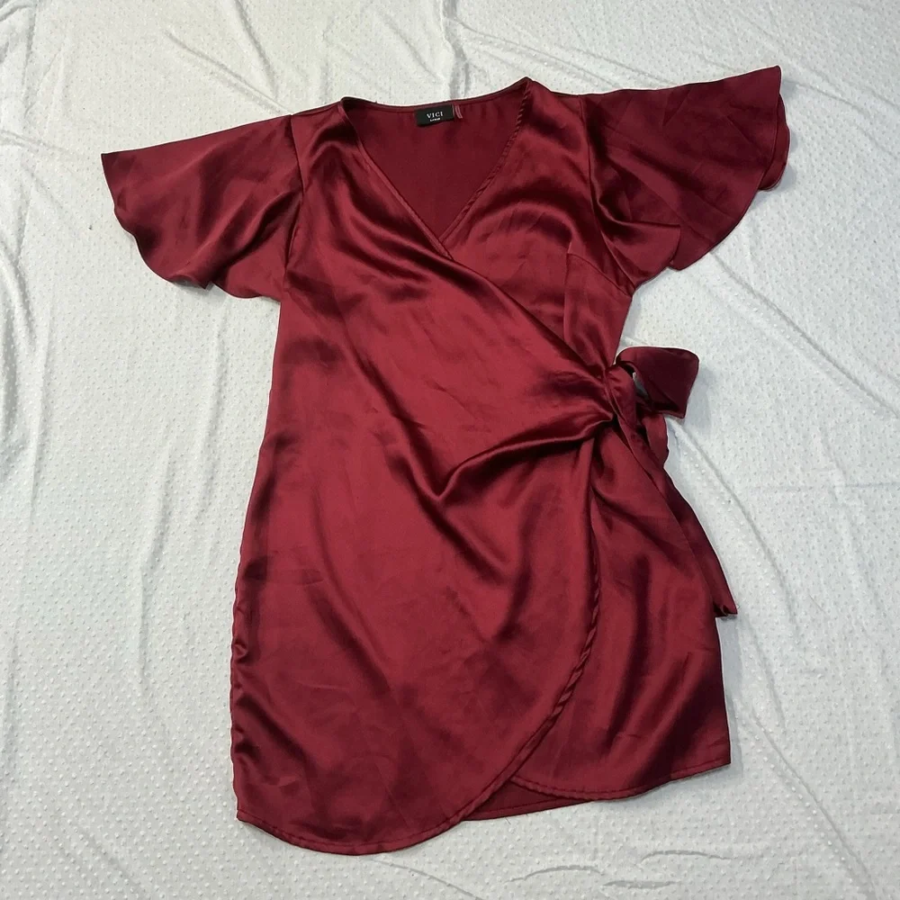 Vici Frame of Mind Burgundy Satin Wrap Dress Size LARGE